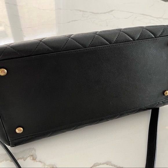 Chanel Large Caviar Flap Bag with Antique Gold Hardware - Picture 10 of 16